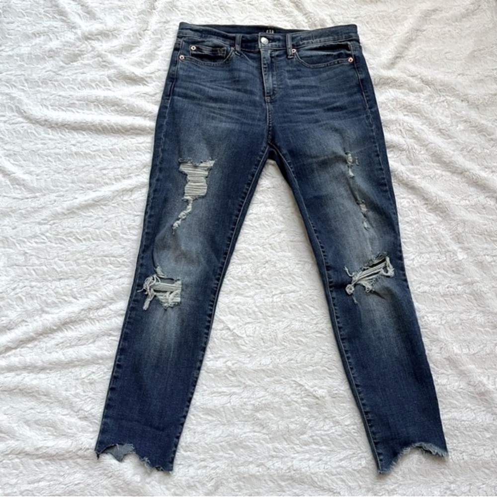 Gap True Skinny Mid-Rise Medium Rinse Distressed Ankle Jeans, Size 29 Regular